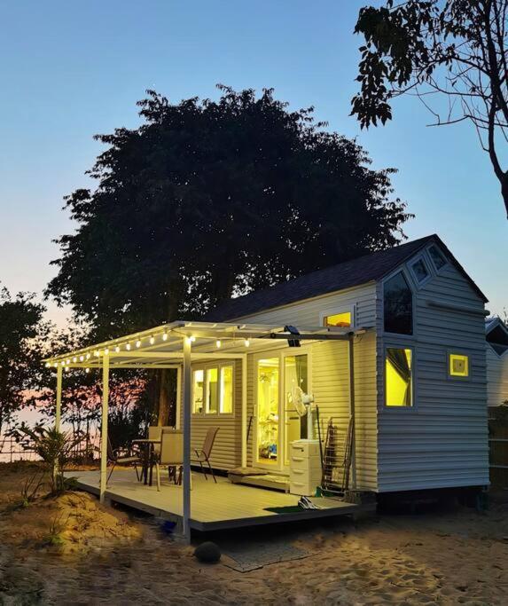 Brand New Beachfront Tiny Oniro Feriehus Ko Samui